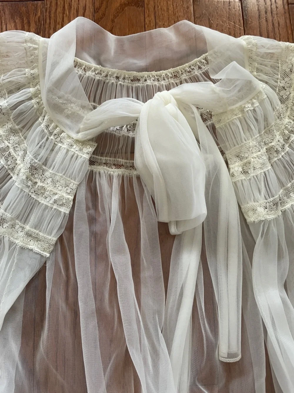 Vintage Radcliffe Ivory Peignoir Dressing Gown One Size - Picture 8 of 9